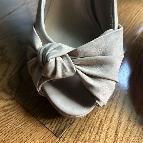 Nude Peep-Toe Heels - Picture 4 of 12